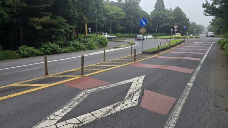 서귀포시 로터리 차선규제봉 교체 시공 전 2