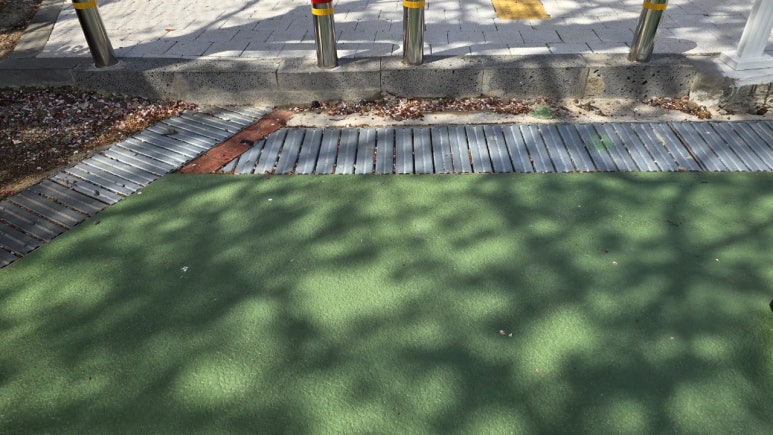 학교 출입구 경사로 진입판 설치 시공 전 1